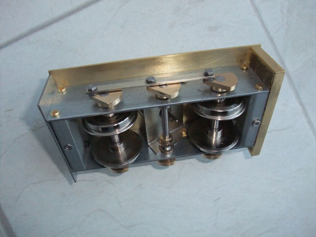 The assembled chassis, worm drive disengaged